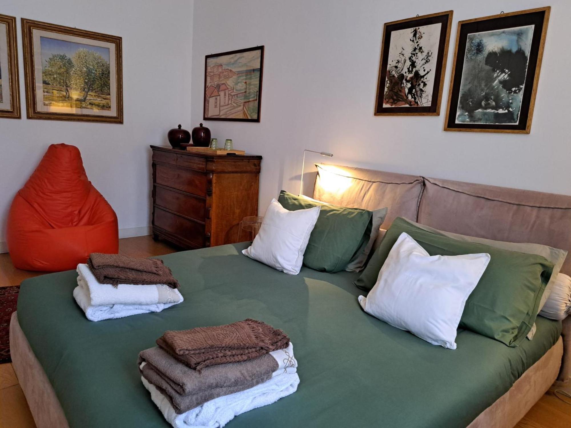 Casa Mari - Free Secure Parking, Breakfast, Private Bathroom, Wifi, Garden, Aircon Milan Bagian luar foto